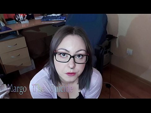 ❤️ Fata sexy cu ochelari suge adânc Dildo în fața camerei de filmat ❤ at us ️❤