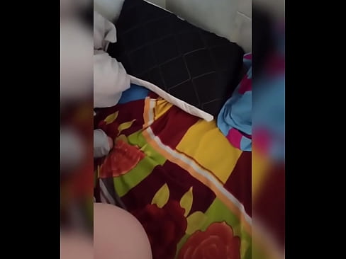 ❤️ Colega mea de cameră rămâne singură acasă pentru că soțul ei pleacă în vacanță și profit de ocazie să i-o trag și să-i umplu fundul de lapte ❤ at us ️❤