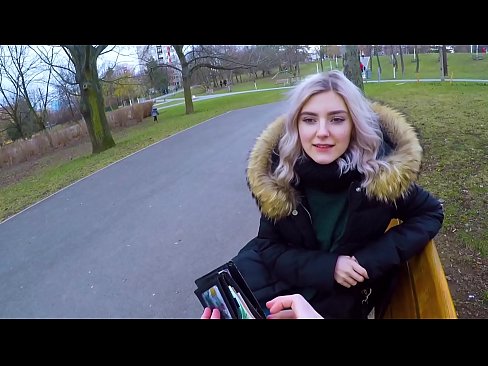 ❤️ Înghite sperma fierbinte a unui străin pentru bani - muie în parc de Eva Elfie ❤ at us ️❤